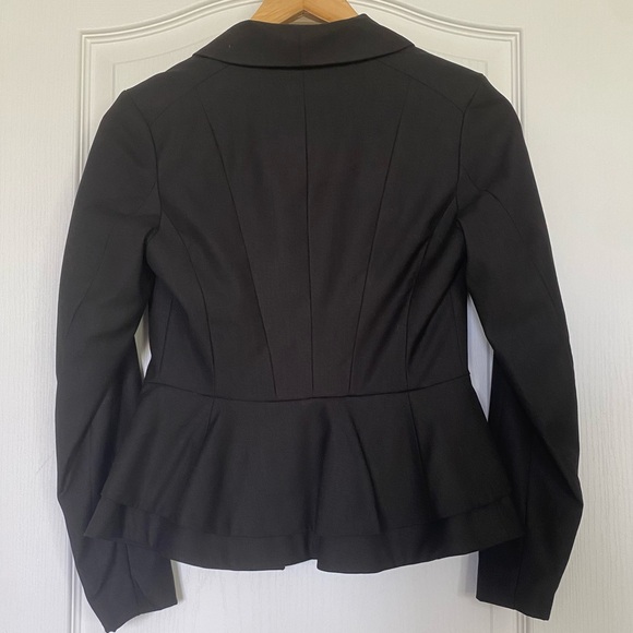 H&M Black Blazer with a Ruffled Bottom and Gold Buttons Size 2 - Picture 6 of 9